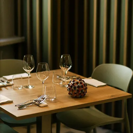 Casa Regina, Position! * アルバ