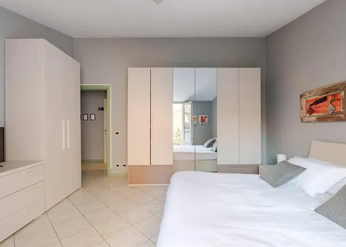 아파트 Casa Regina, Position! 알바